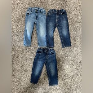 3 pairs OshKosh jeans 2T.